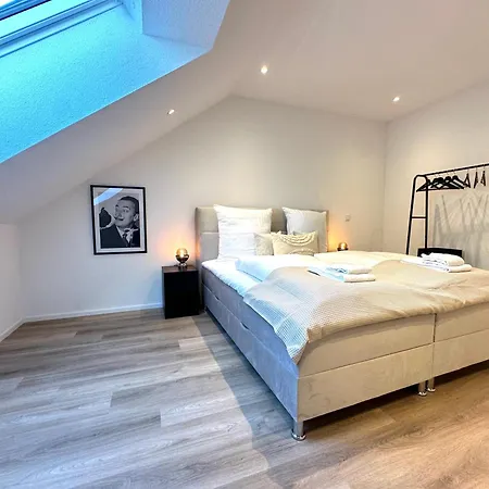 Bonnystay L Balcony L Center L Design