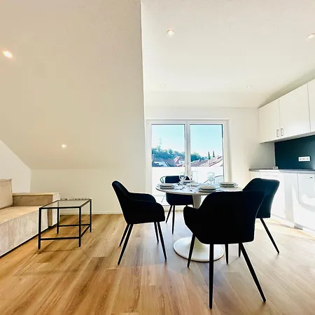 Bonnystay L Balcony L Center L Design