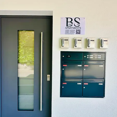 Bonnystay L Balcony L Center L Design