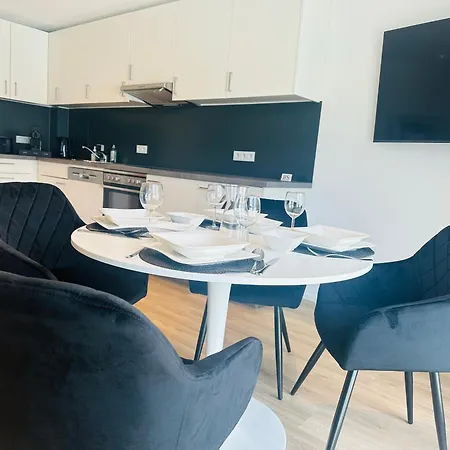 Bonnystay L Balcony L Center L Design *