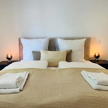 Bonnystay L Balcony L Center L Design