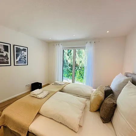 Bonnystay L Balcony L Center L Design