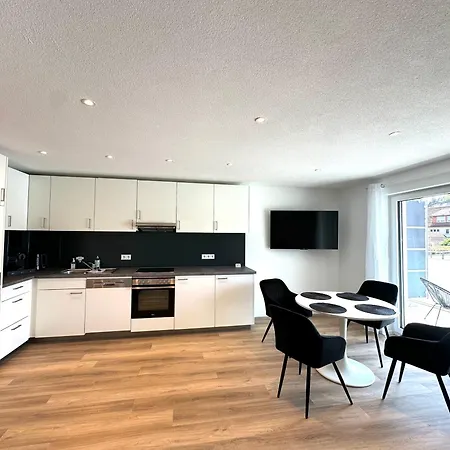 Bonnystay L Balcony L Center L Design