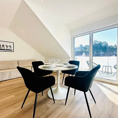 Bonnystay L Balcony L Center L Design *