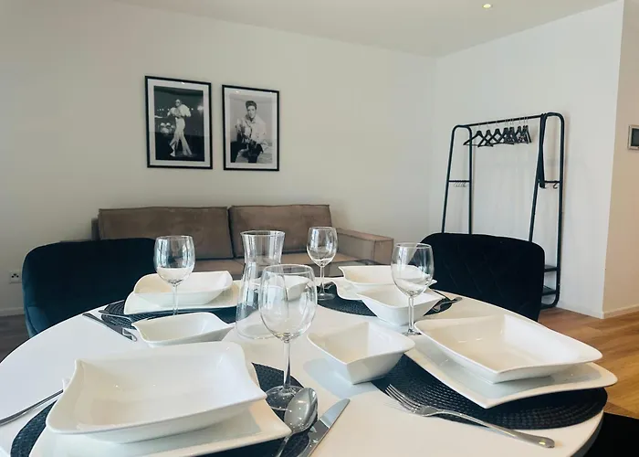 Bonnystay L Balcony L Center L Design *